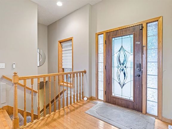 5th image of 317 Louise Ave