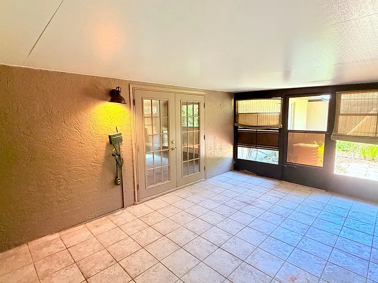 124 Clear Lake Cir — Photo 28