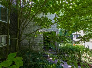 1952 Dundee Rd, Rockville, MD 20850