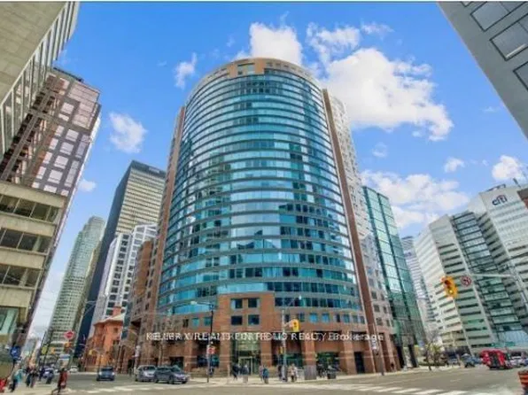 33 University Ave #2404, Toronto, ON M5J 2S7