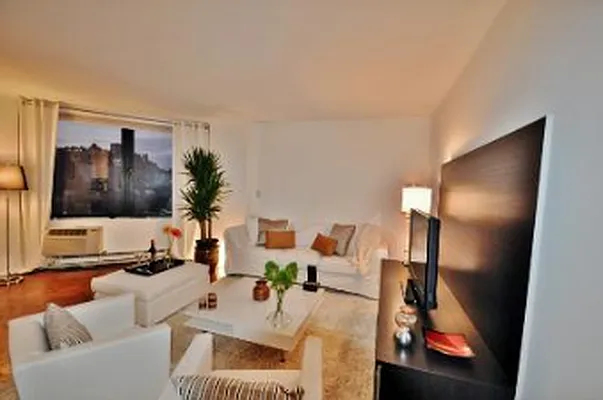 Sold by Corcoran | media 8