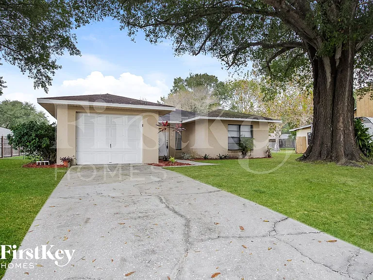 114 Keith Ct — Photo 2