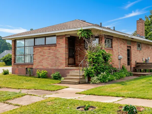 802 Palms Ave, Ishpeming, MI 49849