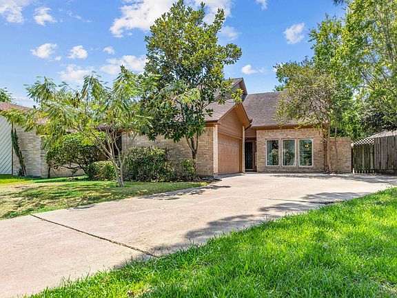 2nd image of 13131 Hollowcreek Park Dr