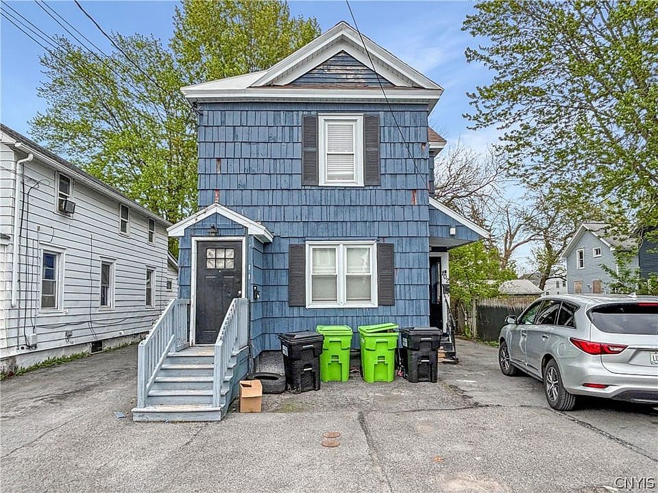 1st image of 102 Woodbury Ave
