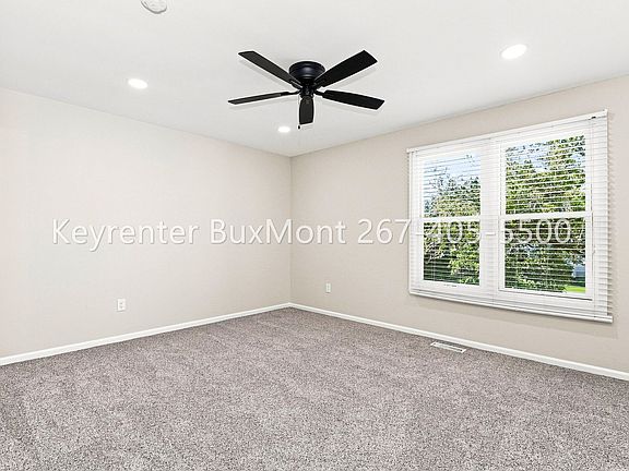 5th image of 102 Solway Cir