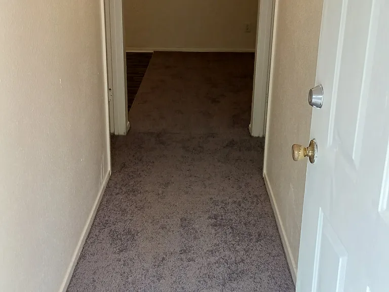 Bryce Avenue Apartments — Photo 16