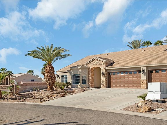 3rd image of 2029 E Desert Greens Drive