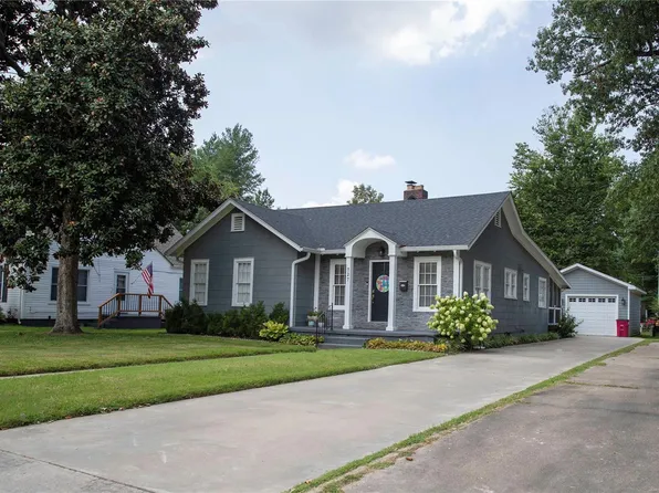 727 N Ranney St, Sikeston, MO 63801