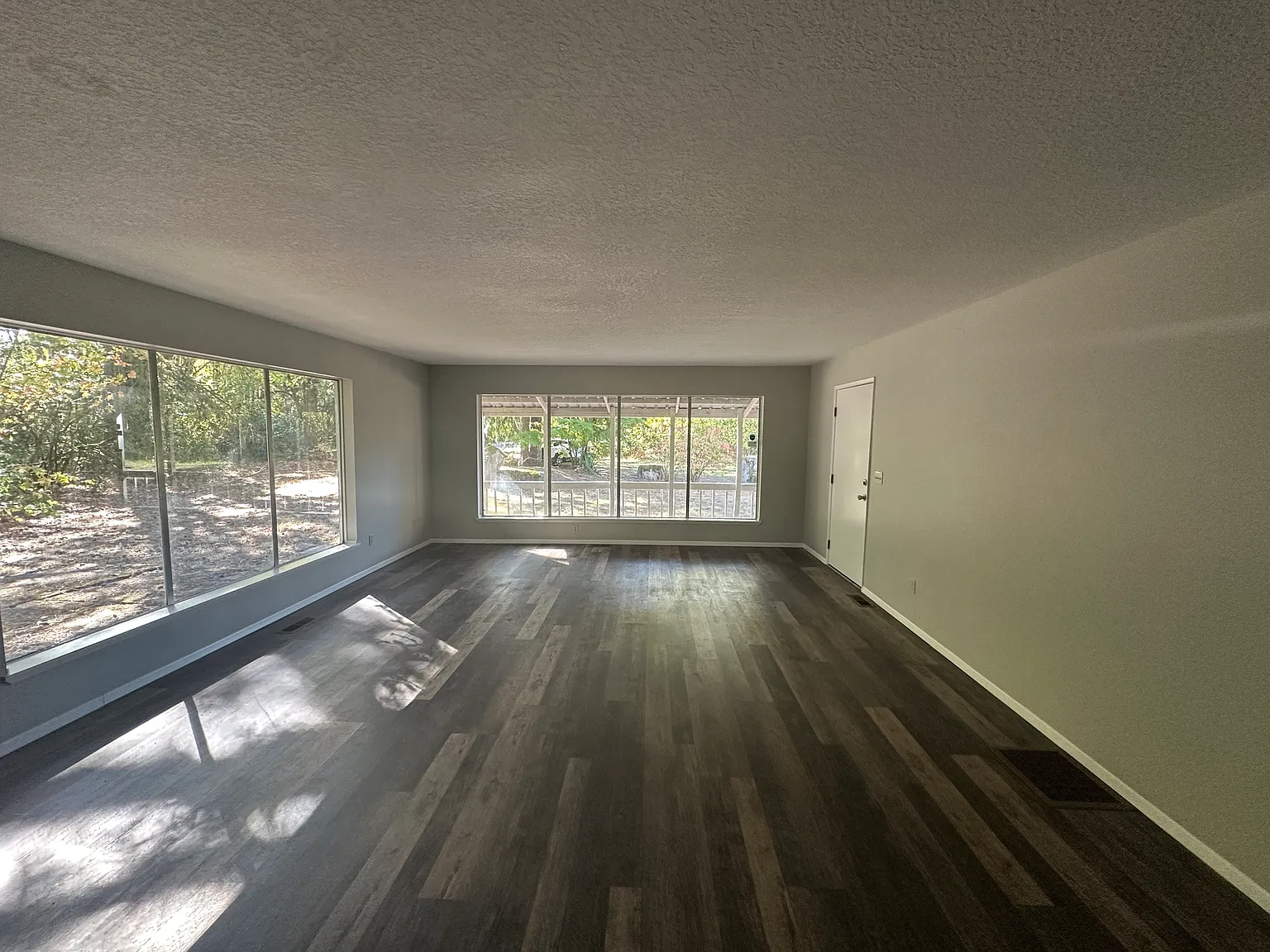 3 bed, 2090 sqft, $2,000 — Photo 3