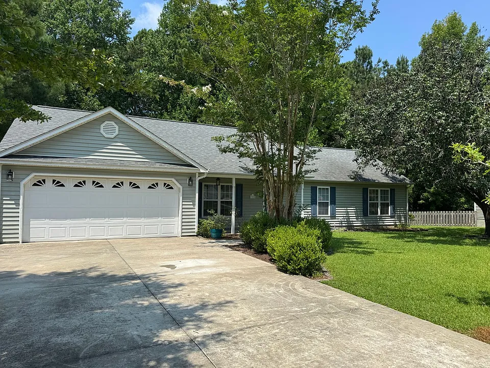 105 Farina Dr