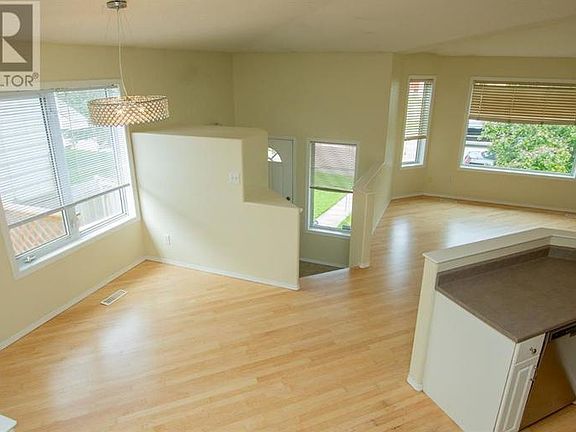 5th image of 12509 W 97b St