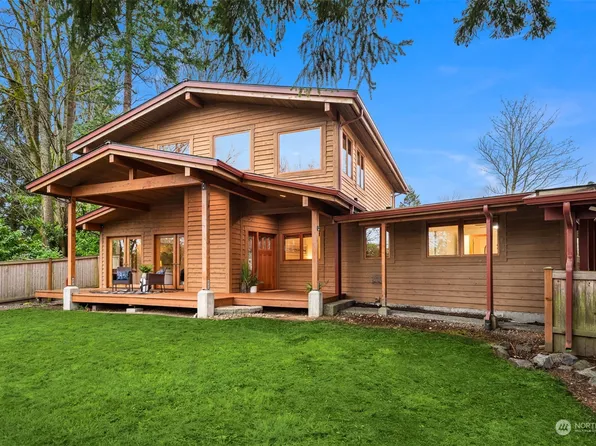 19946 47th Avenue NE, Lake Forest Park, WA 98155
