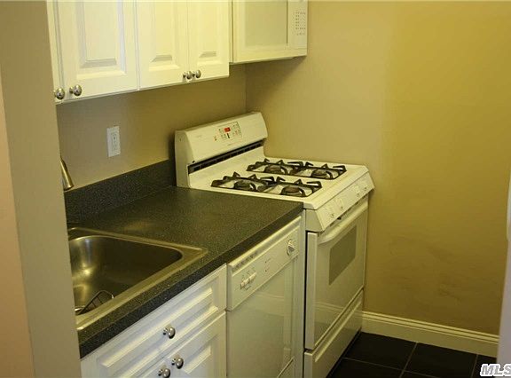 3rd image of 1 Aspen Ct