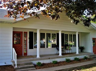 304 E Watson St, Garnavillo, IA 52049