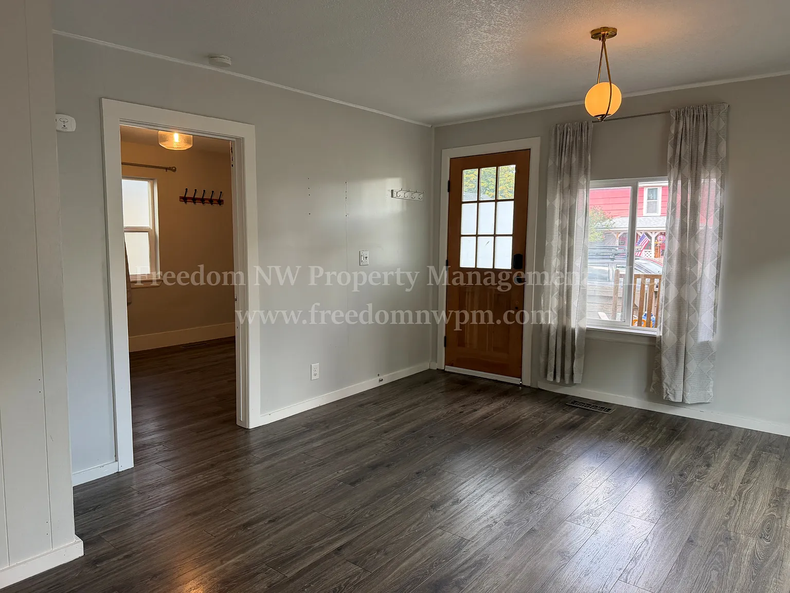 3 bed, 1.5 bath, 1196 sqft, $2,200 — Photo 4