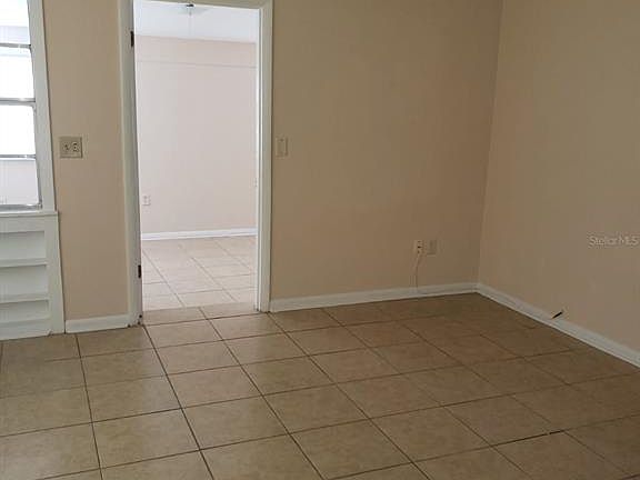 4th image of 1436 Ambassador Ave