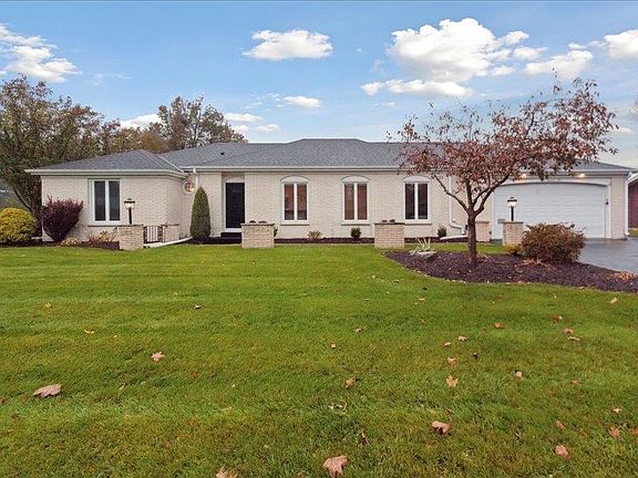3rd image of 805 Suffolk Dr