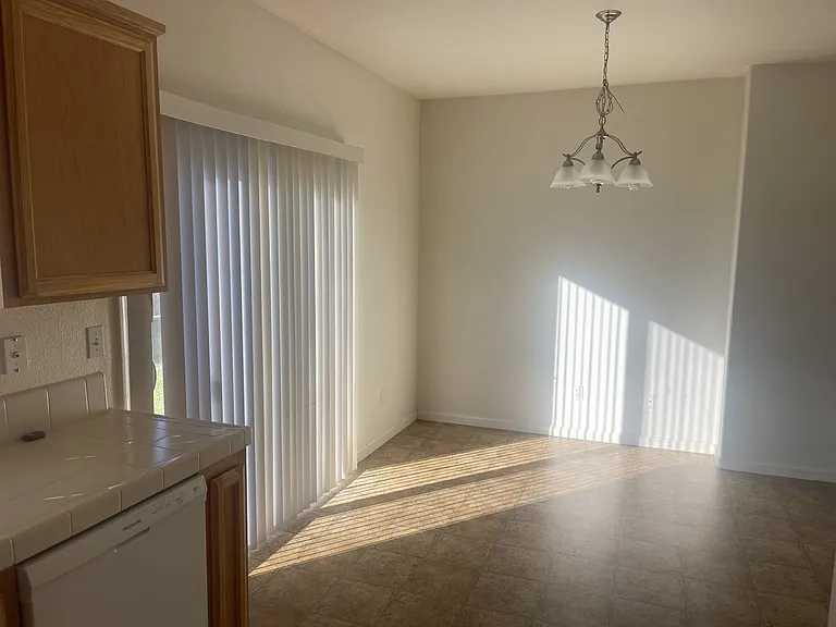 614 Mosburg Loop — Photo 9