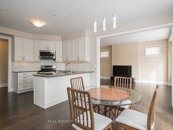 2nd image of 2163 Vineland Cres