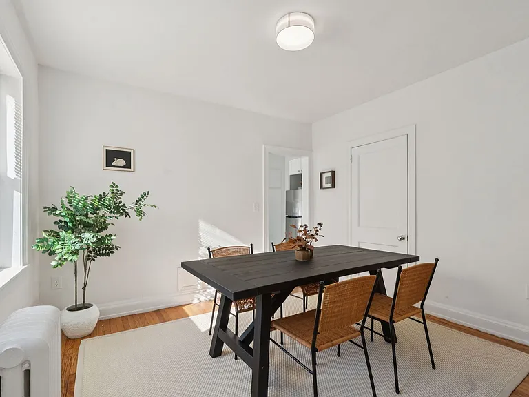 10 Montgomery — Photo 8