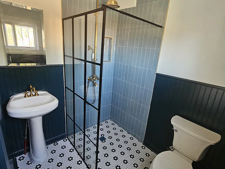 61 Newton St — Photo 13