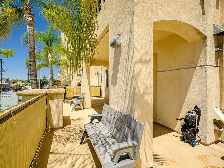 6800 Corbin Ave — Photo 34