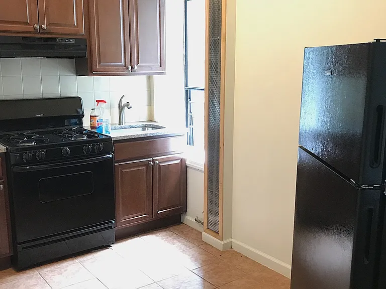 217 S 3rd St #16 — Photo 8