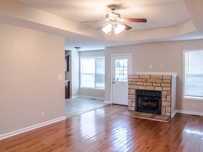 3669 S Naples Ct — Photo 4