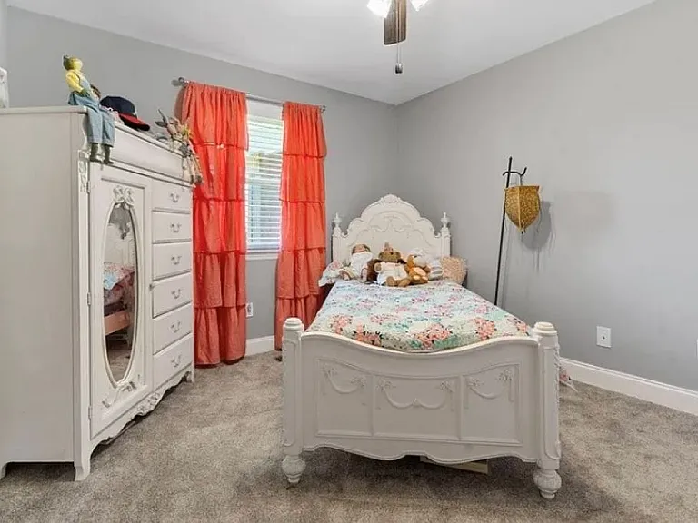 3704 Hilldale Dr NE — Photo 13