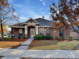 224 Happy Ln, Red Oak, TX 75154
