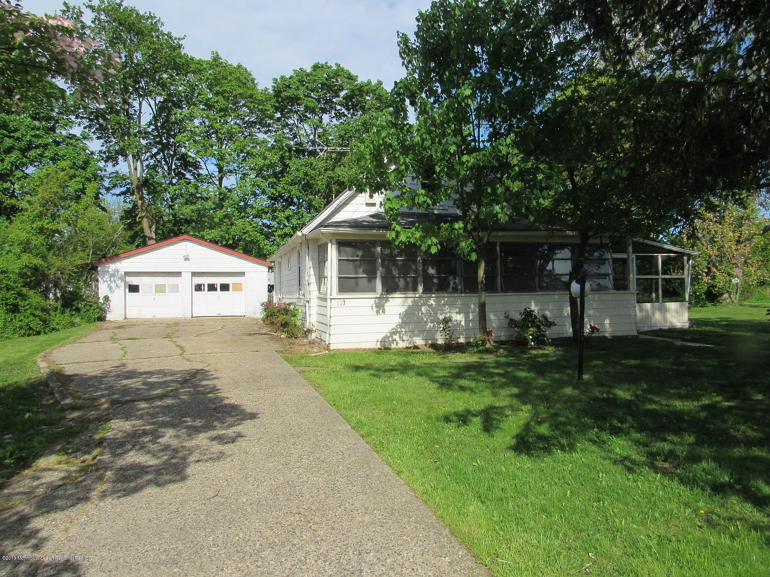 117 Conover Pl photo 1