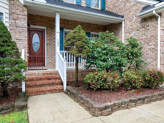 2nd image of 103 Deanscroft Ct
