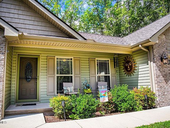 2nd image of 19 Clinebrook Dr