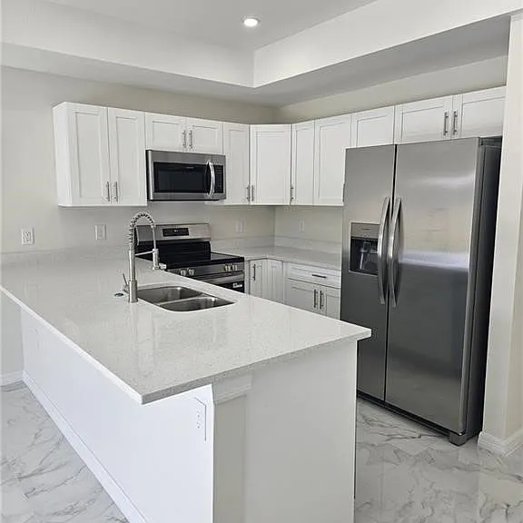 399 Carrillon Ave S — Photo 5