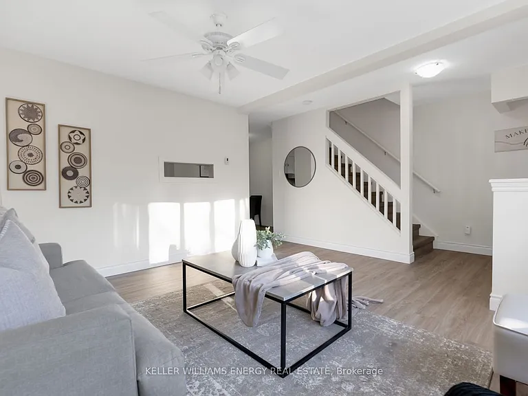337 Oshawa Blvd N #FRONT — Photo 6