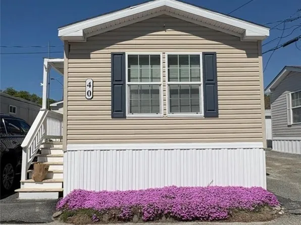 27 Woodward Rd Trlr 40, Lincoln, RI 02865