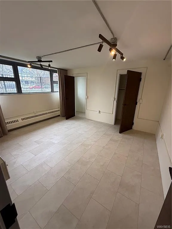 2 bed, 900 sqft, $1,700 — Photo 4