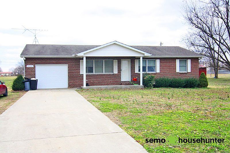2nd image of 1006 W Old Highway C