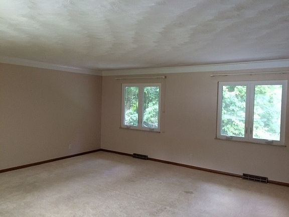 3rd image of 282 Faye Dr