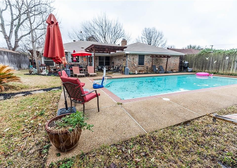 1st image of 1105 Oak Timber Dr