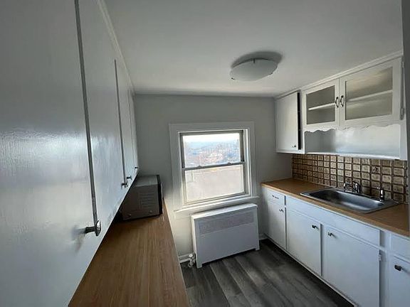 5th image of 126 Echo Ave Floor 3