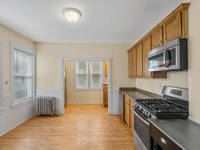 12 Lincoln Ave — Photo 5
