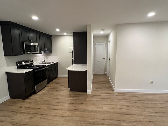 3rd image of 244 West St #B6