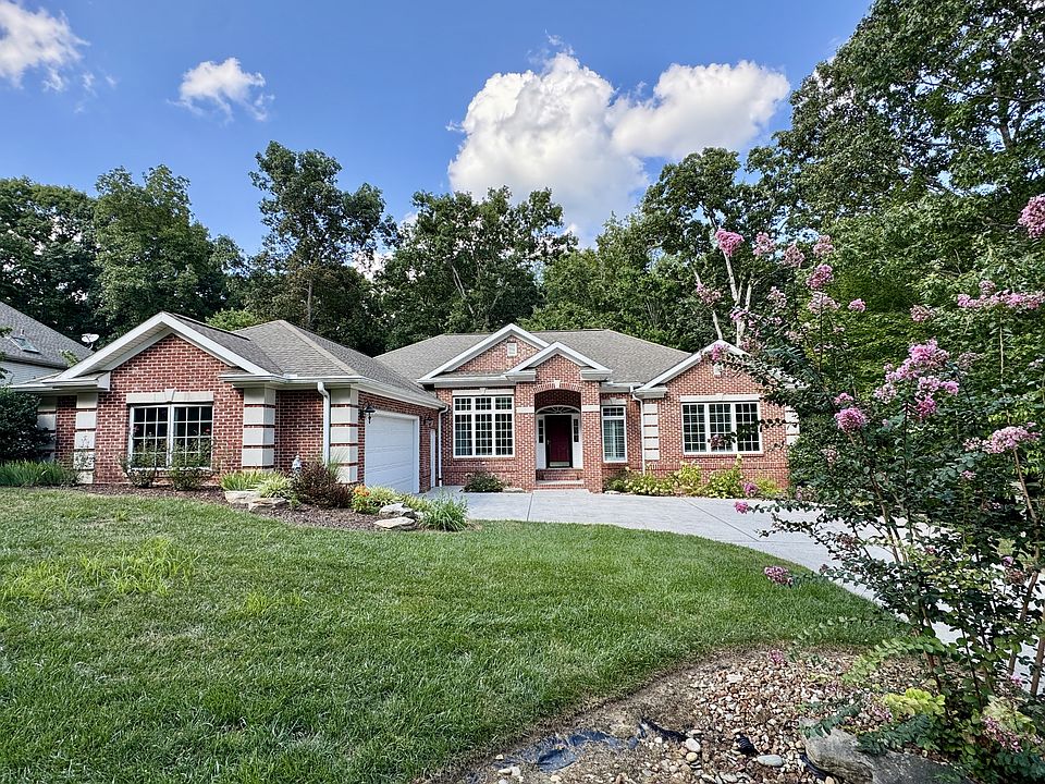 1st image of 124 Vinita Ln