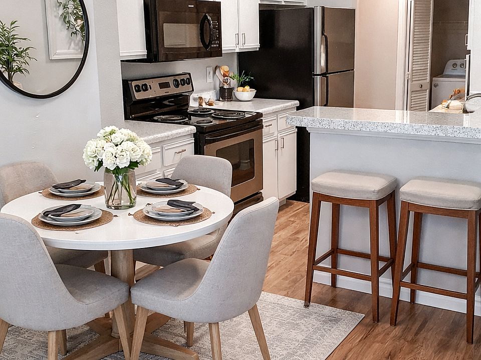 1st image of 14913 Richmond Ave #1012