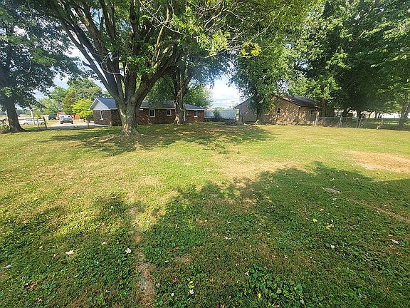 5th image of 2758 E Highway 60