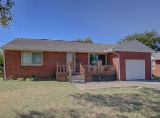 7822 E 2nd St, Tulsa, OK 74112