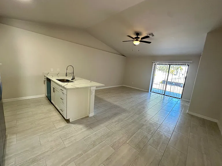 3819 SW 9th Ave #3819 — Photo 31