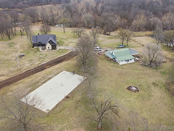 3rd image of 30498 S 4390th Rd